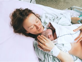 Gli ospedali chiudono: per le future mamme corso pre-parto e parto diventano un problema